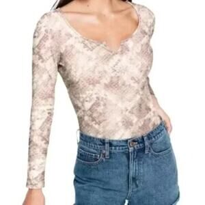 Victoria's Secret PINK Snake Print Long Sleeve Bodysuit Size L Purple Cream Knit